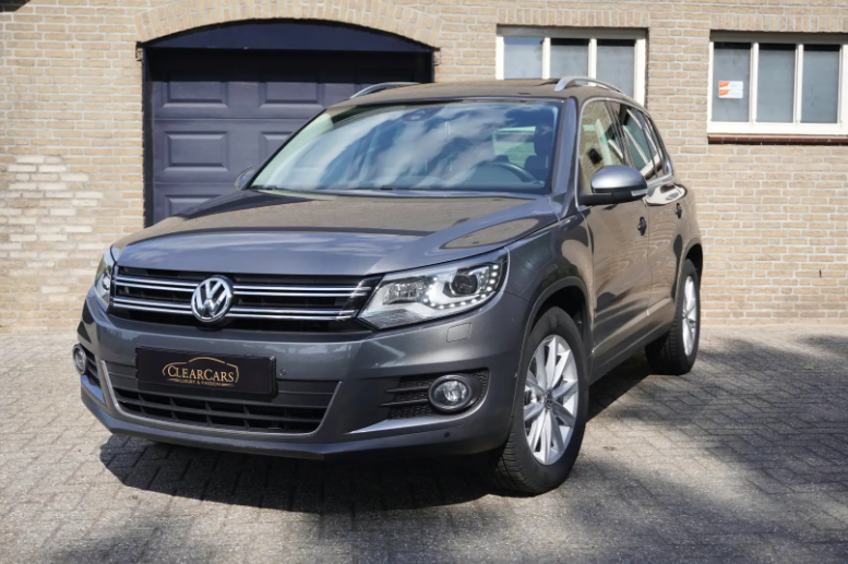 Grijze volkswagen tiguan 1.4 TSI